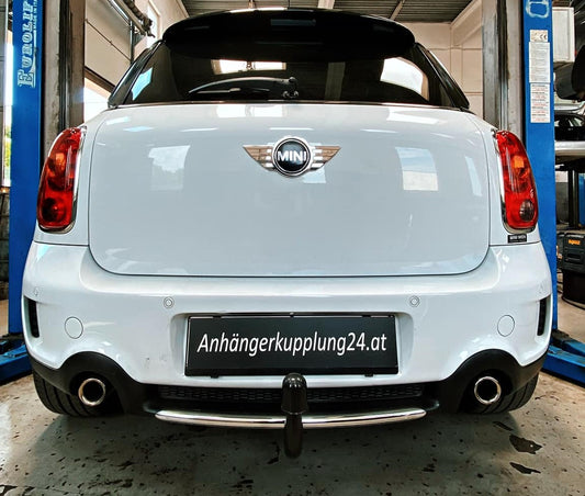 Nachrüstung einer abnehmbaren Anhängerkupplung am Mini Cooper