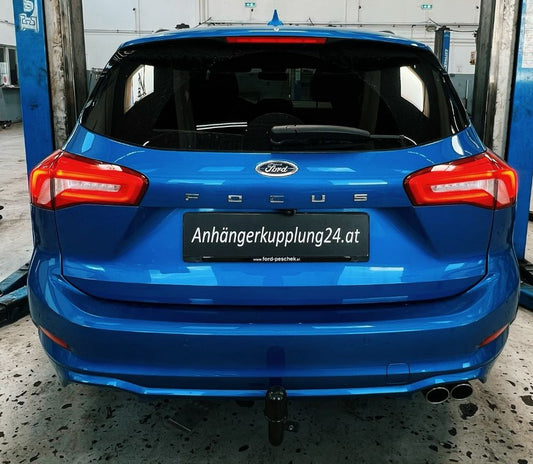 Nachrüstung einer abnehmbaren Auto-Hak Anhängerkupplung am FORD FOCUS IV Turnier